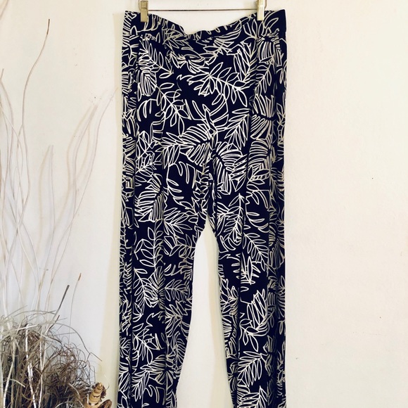 Lane Bryant Pants - LANE  BRYANT WIDE LED PRINT STRETCH PANTS